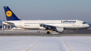 Photo of D-AIZB - Airbus A320-214 operated by Lufthansa
