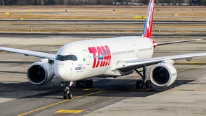 Photo of PR-XTA - Airbus A350-941 operated by TAM Linhas Aéreas