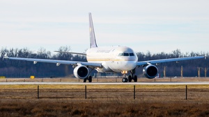 Photo of HZ-ASD - Airbus A320-214 operated by Saudi Arabian Airlines