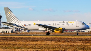 Photo of EC-HGZ - Airbus A320-214 operated by Vueling