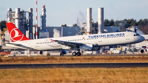 Photo of TC-JSB - Airbus A321-231 operated by Turkish Airlines
