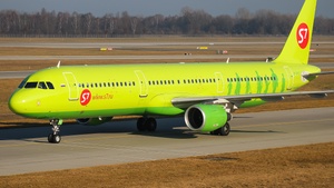 Photo of VP-BPC - Airbus A321-211 operated by S7 Airlines
