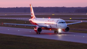 Photo of D-ABZK - Airbus A320-216 operated by Air Berlin