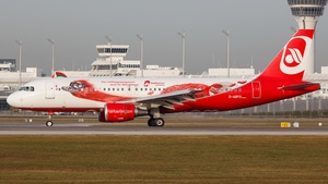 Photo of D-ABFO - Airbus A320-214 operated by Air Berlin