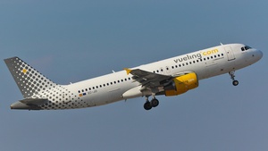 Photo of EC-JZI - Airbus A320-214 operated by Vueling