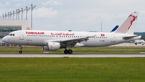 Photo of TS-IMC - Airbus A320-211 operated by Tunisair