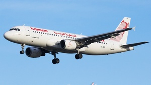 Photo of TS-IMF - Airbus A320-211 operated by Tunisair