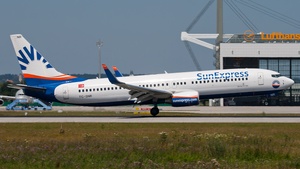 Photo of TC-SNR - Boeing 737-8HC operated by SunExpress