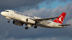 Photo of TC-JBI - Airbus A320-232 operated by Turkish Airlines