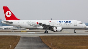 Photo of TC-JPV - Airbus A320-214 operated by Turkish Airlines