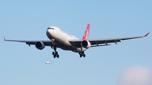 Photo of TC-LNA - Airbus A330-223 operated by Turkish Airlines