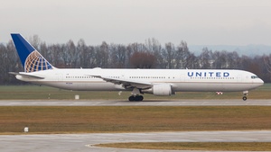 Photo of N77066 - Boeing 767-424(ER) operated by United Airlines