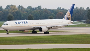 Photo of N67058 - Boeing 767-424(ER) operated by United Airlines