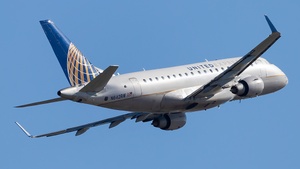 Photo of N642RW - Embraer ERJ-170SE operated by United Express (opb Republic Airways)