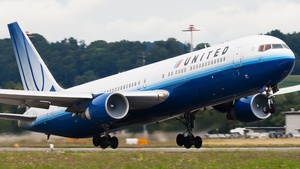 Photo of N659UA - Boeing 767-322(ER) operated by United Airlines