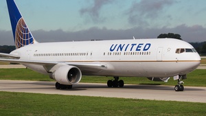 Photo of N655UA - Boeing 767-322(ER) operated by United Airlines