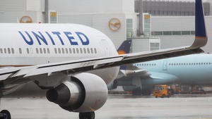 Photo of N664UA - Boeing 767-322(ER) operated by United Airlines