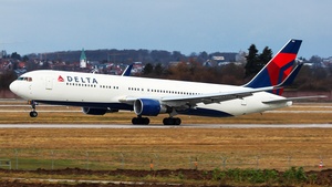 Photo of N182DN - Boeing 767-332(ER) operated by Delta Air Lines