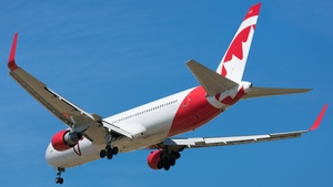 Photo of C-FMWY - Boeing 767-333(ER) operated by Air Canada Rouge