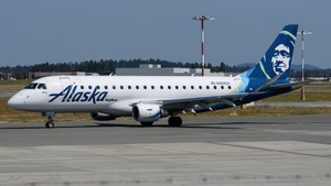 Photo of N409SY - Embraer ERJ-175LR operated by Alaska Airlines (opb Skywest Airlines)