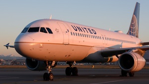 Photo of N452UA - Airbus A320-232 operated by United Airlines