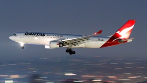 Photo of VH-EBQ - Airbus A330-202 operated by Qantas
