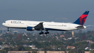 Photo of N829MH - Boeing 767-432(ER) operated by Delta Air Lines