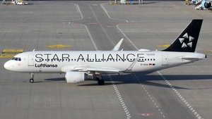 Photo of D-AIUA - Airbus A320-214 operated by Lufthansa