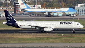 Photo of D-AISL - Airbus A321-231 operated by Lufthansa