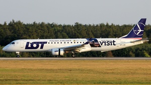 Photo of SP-LNG - Embraer ERJ-195AR operated by LOT Polish Airlines