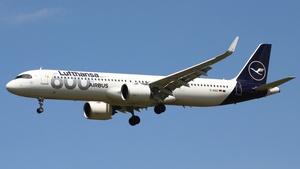 Photo of D-AIEQ - Airbus A321-271NX operated by Lufthansa