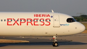 Photo of EC-NJI - Airbus A321-251NX operated by Iberia Express