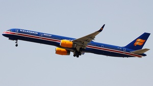 Photo of TF-ISX - Boeing 757-3E7 operated by Icelandair