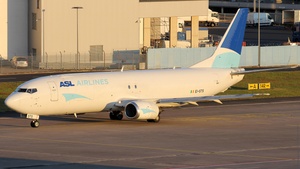 Photo with serial 25773 - Boeing 737-48E(SF)