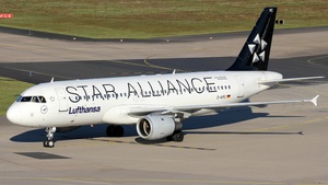 Photo of D-AIPC - Airbus A320-211 operated by Lufthansa