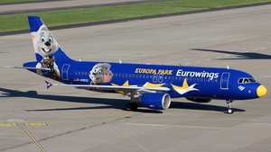 Photo of D-ABDQ - Airbus A320-214 operated by Eurowings