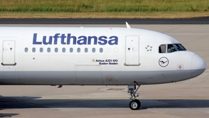 Photo of D-AIRB - Airbus A321-131 operated by Lufthansa