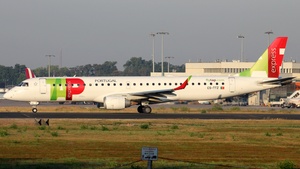 Photo of CS-TTZ - Embraer ERJ-195AR operated by TAP Express (opb Portugália Airlines)