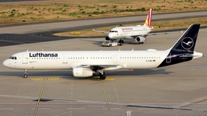 Photo of D-AIRD - Airbus A321-131 operated by Lufthansa