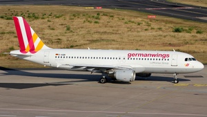 Photo of D-AIQB - Airbus A320-211 operated by Germanwings