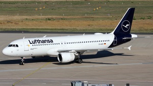 Photo of D-AIZC - Airbus A320-214 operated by Lufthansa