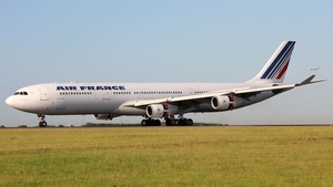 Photo of F-GLZU - Airbus A340-313 operated by Air France
