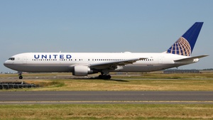 Photo of N647UA - Boeing 767-322(ER) operated by United Airlines
