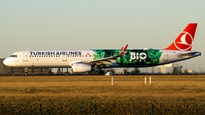 Photo of TC-JSU - Airbus A321-231 operated by Turkish Airlines