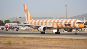 Photo of D-ABOJ - Boeing 757-330 operated by Condor