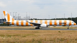 Photo of D-ABOJ - Boeing 757-330 operated by Condor