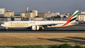 Photo of A6-EPI - Boeing 777-31H(ER) operated by Emirates