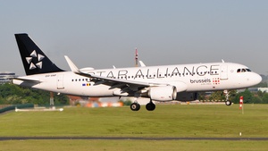 Photo of OO-SNP - Airbus A320-214 operated by Brussels Airlines