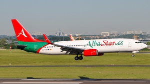 Photo of EC-MUB - Boeing 737-86J operated by AlbaStar