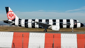 Photo of D-ASGE - Airbus A320-214 operated by Condor